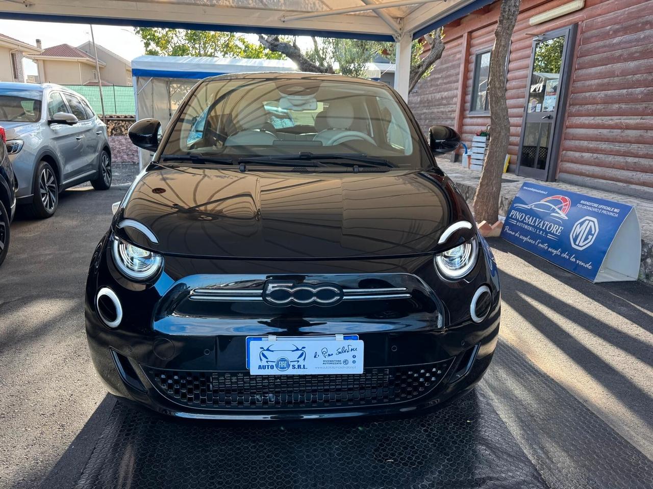 Fiat 500 500e Berlina 42 kWh La Prima