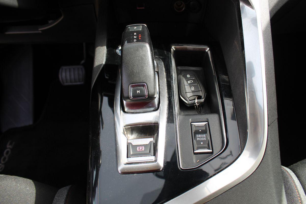 PEUGEOT - 3008 - BlueHDi 130 EAT8 S&S Allure