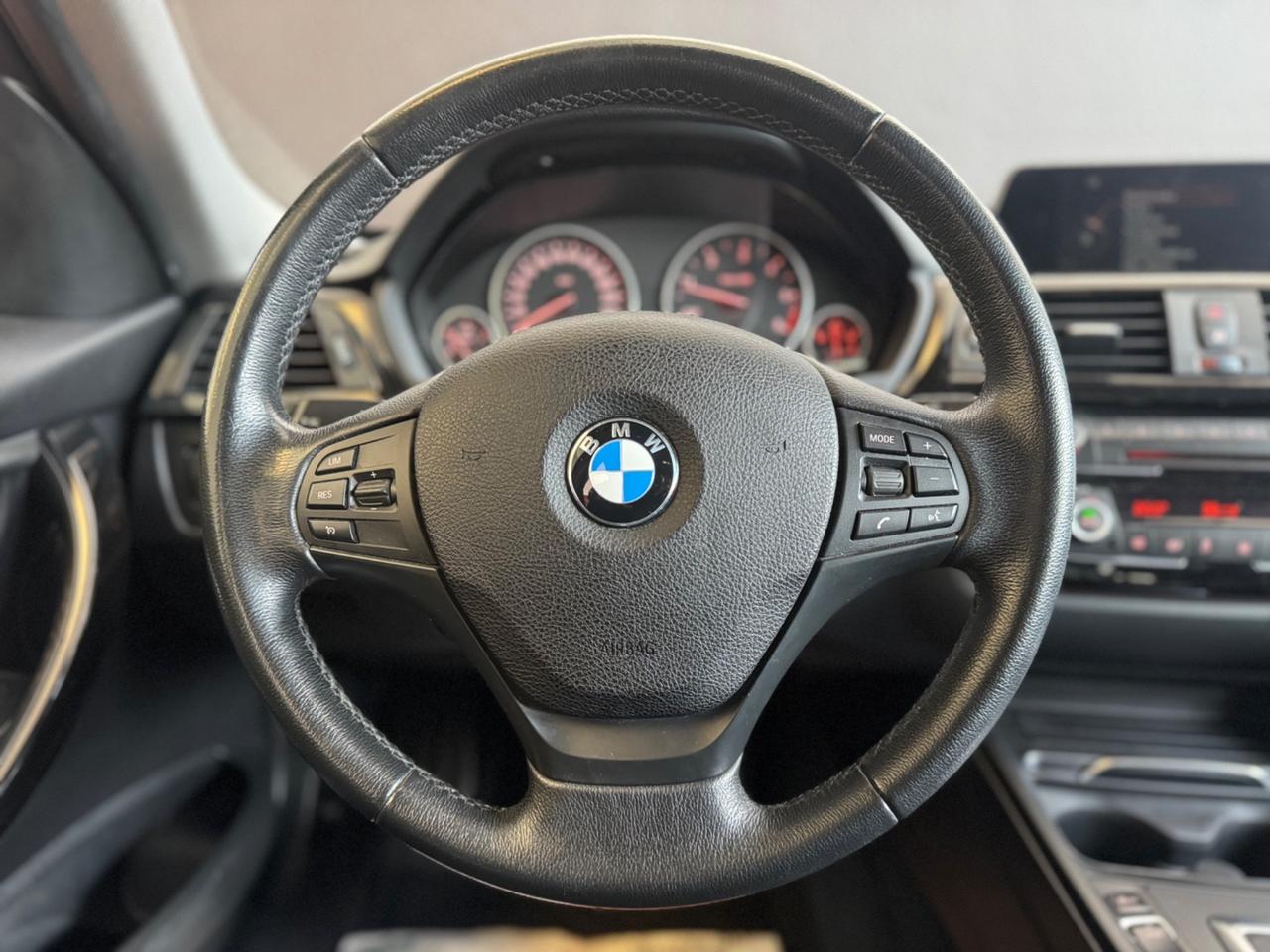 Bmw 116 116d 5p. Advantage