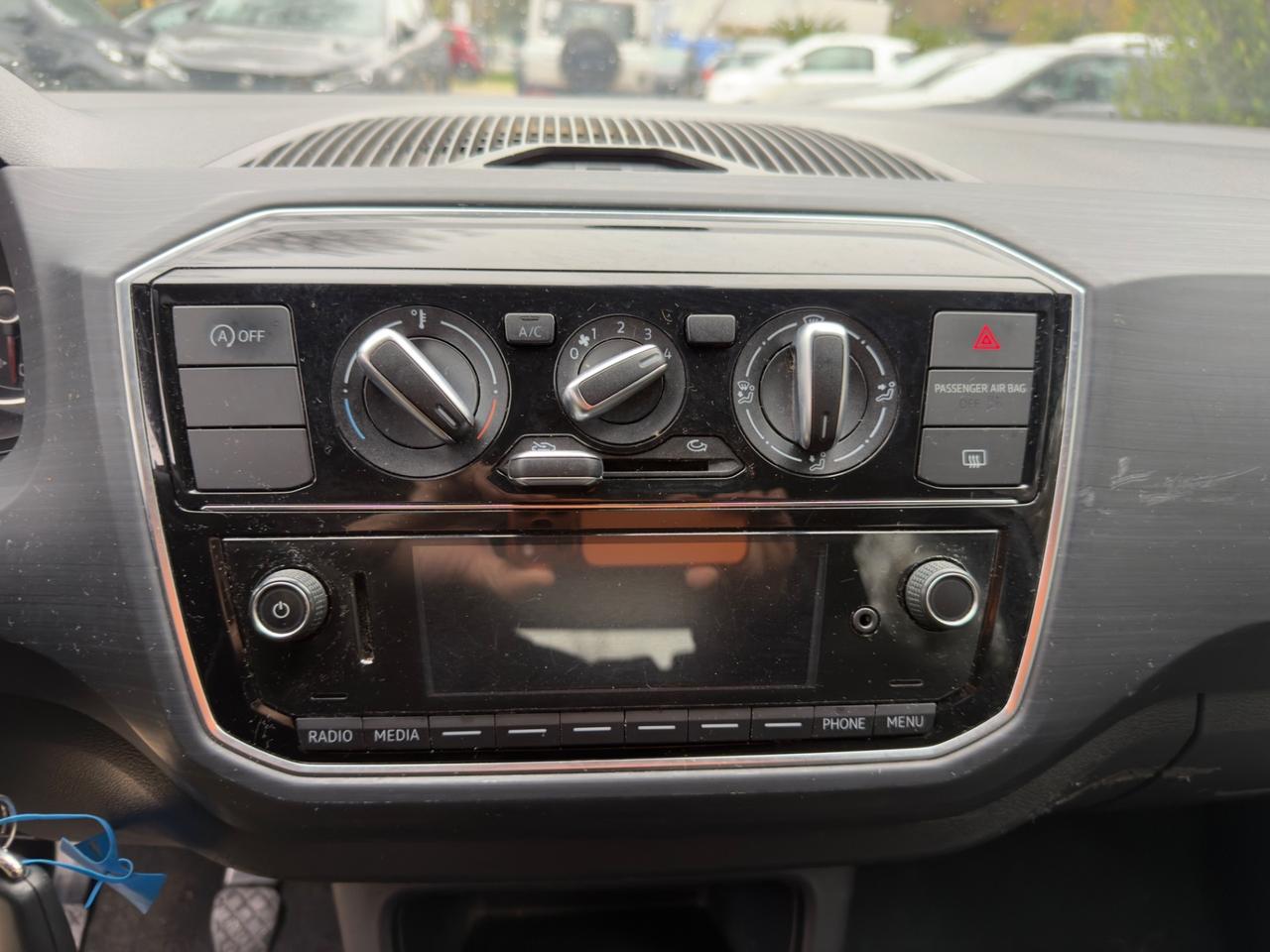 Volkswagen up! 1.0 75 CV 5p. cross BlueMotion Technology