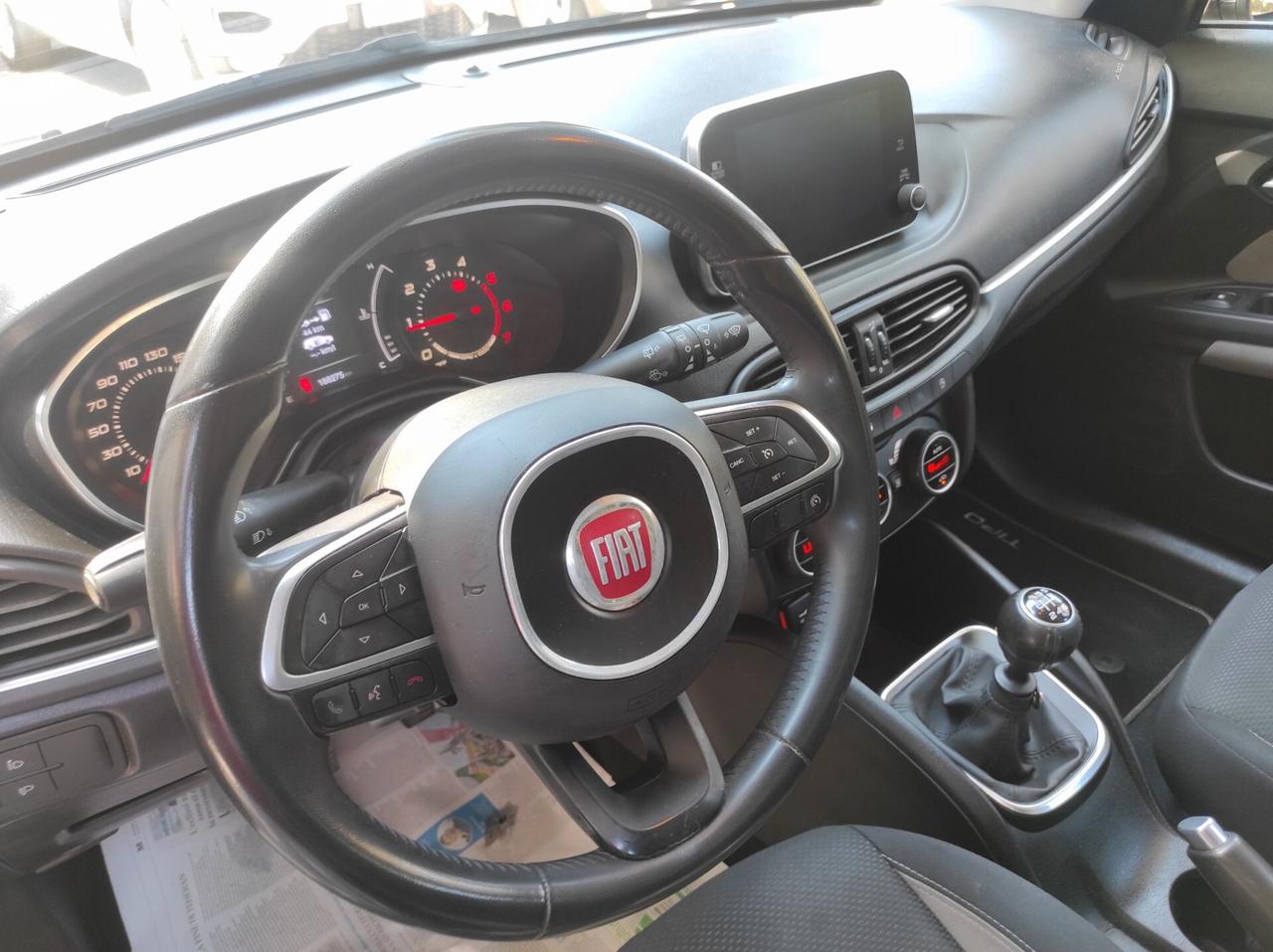 Fiat Tipo 2017 1.6 Mjt 120cv Nav Sens lega sedili Risca lounge