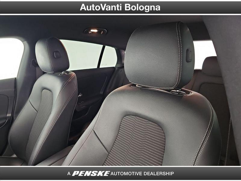 Mercedes-Benz CLA CLA Shooting Brake 180 d Night edition auto