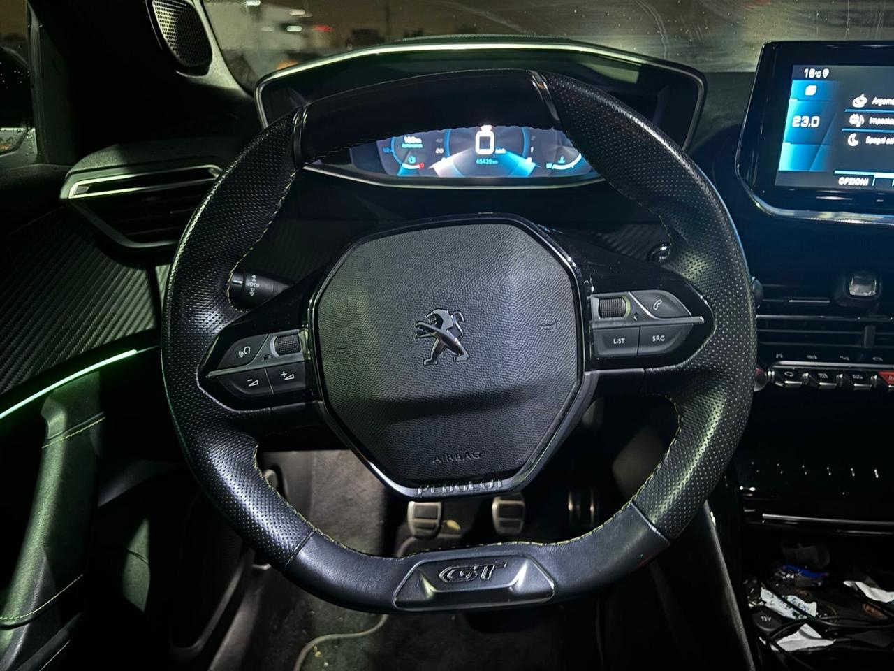 Peugeot 2008 PureTech 155 S&S EAT8 GT