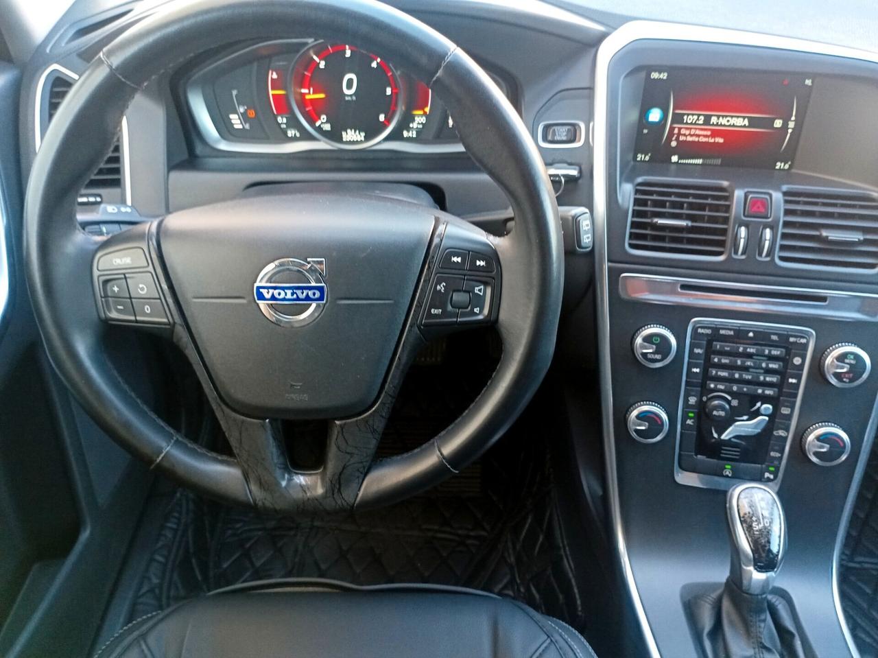Volvo XC 60 D4 Geartronic R-design Momentum FWD TRAZIONE ANTERIORE