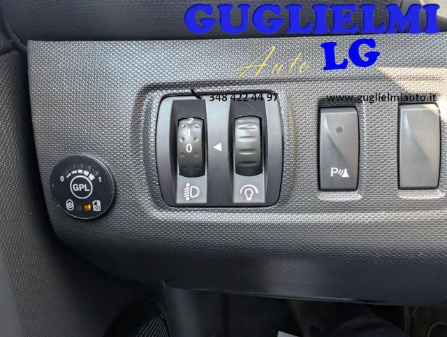 RENAULT Clio 1.2 75CV GPL 5 porte Costume National Telecamera