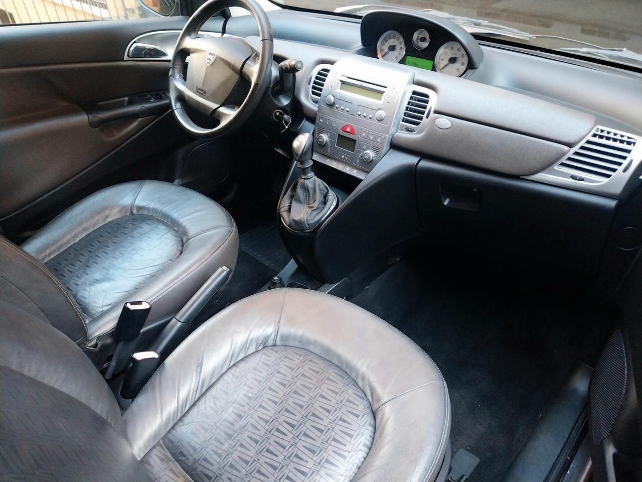 Lancia Ypsilon 1.2 Versus