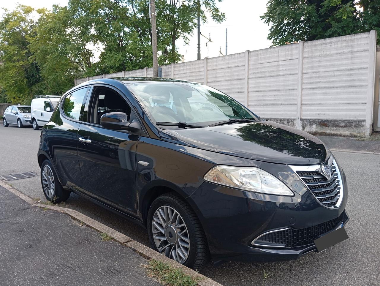Lancia Ypsilon 1.2 69 CV 5 porte S&S Gold