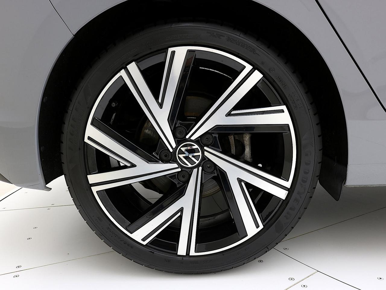 Volkswagen Golf 2.0 TDI DSG Style TETTO APRIBILE