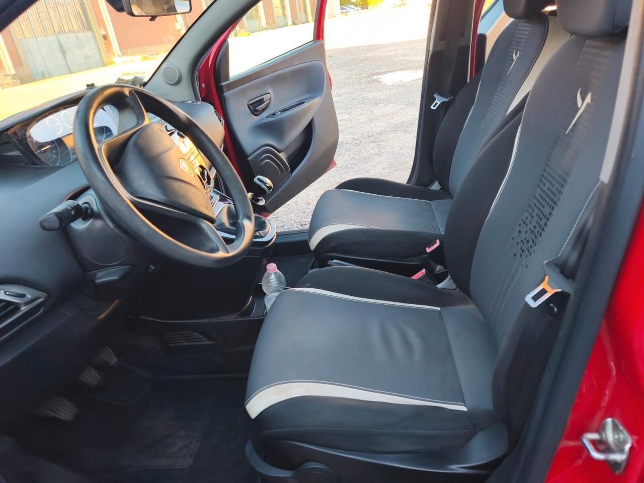 Lancia Ypsilon 2014--900 Benzina Metano Neopatentati