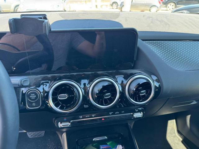 MERCEDES-BENZ G LA GLA 200 d AMG Line Prem Plus