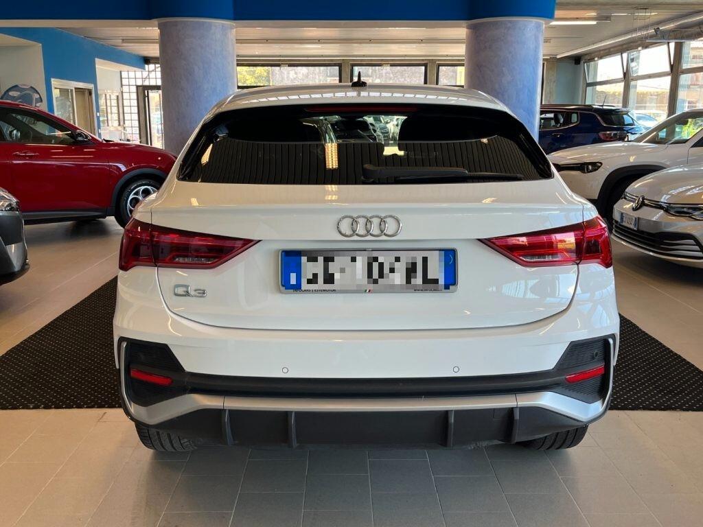 Audi Q3 a