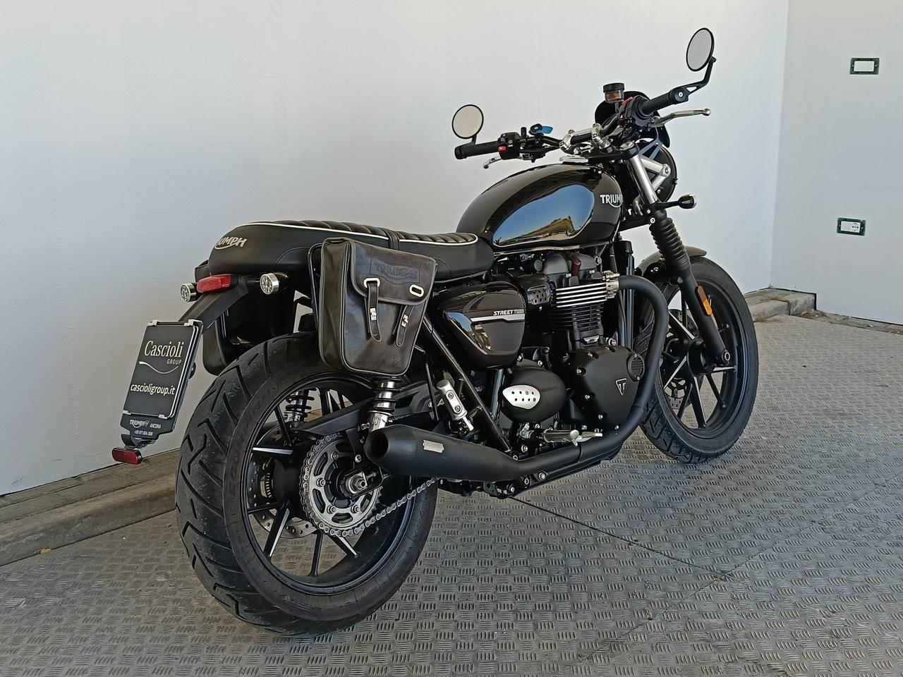 TRIUMPH TRIUMPH STREET TWIN 900