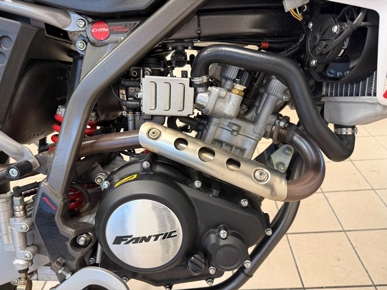 Fantic Motor Motard 125 PERFORMANCE 4T