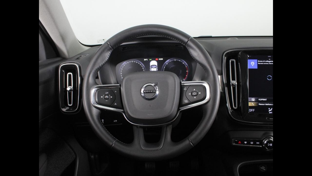 VOLVO XC40 - XC40 2.0 d3 Momentum my21