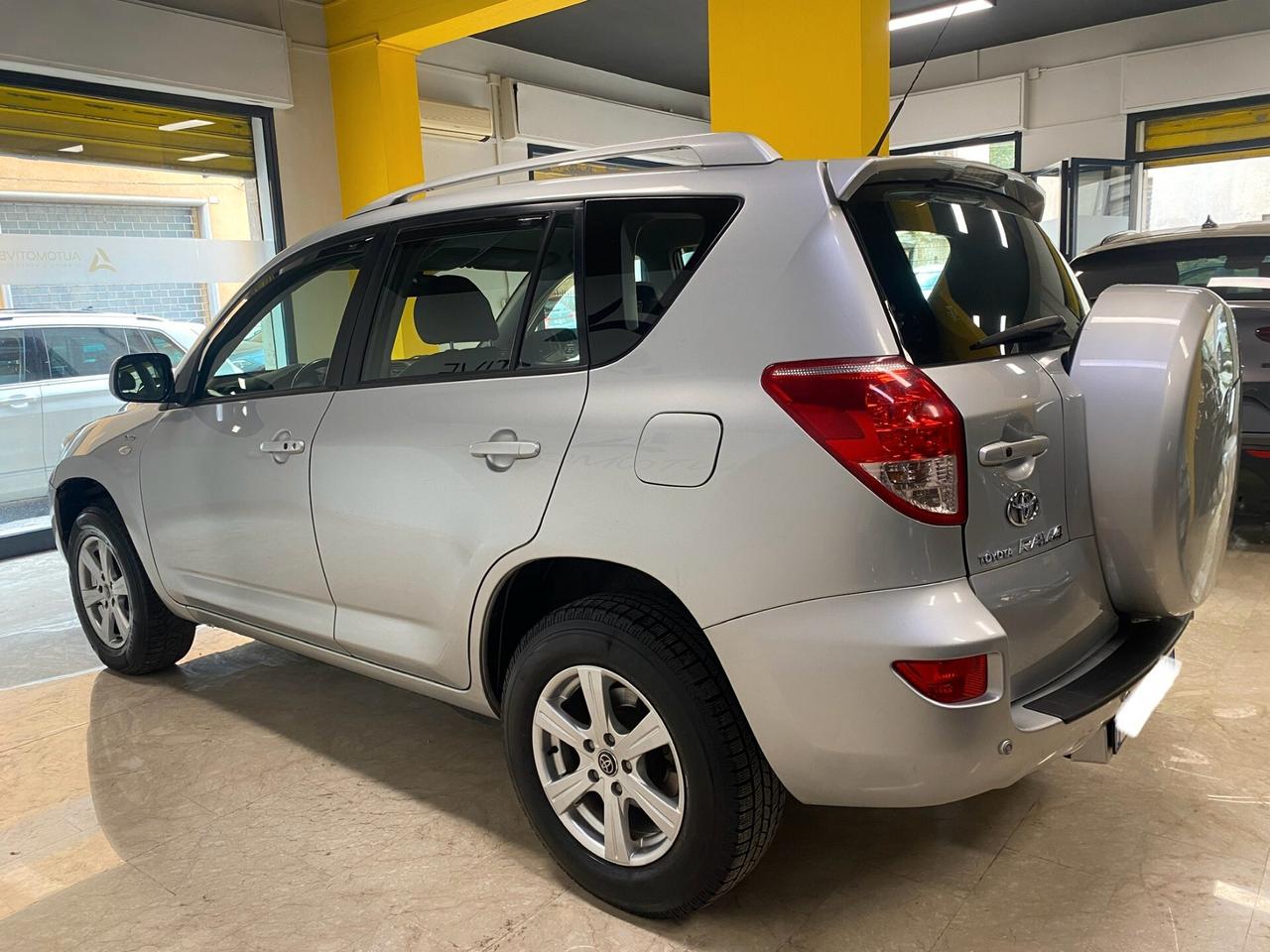 Toyota RAV 4 RAV4 2.2 D-4D 136 CV Luxury