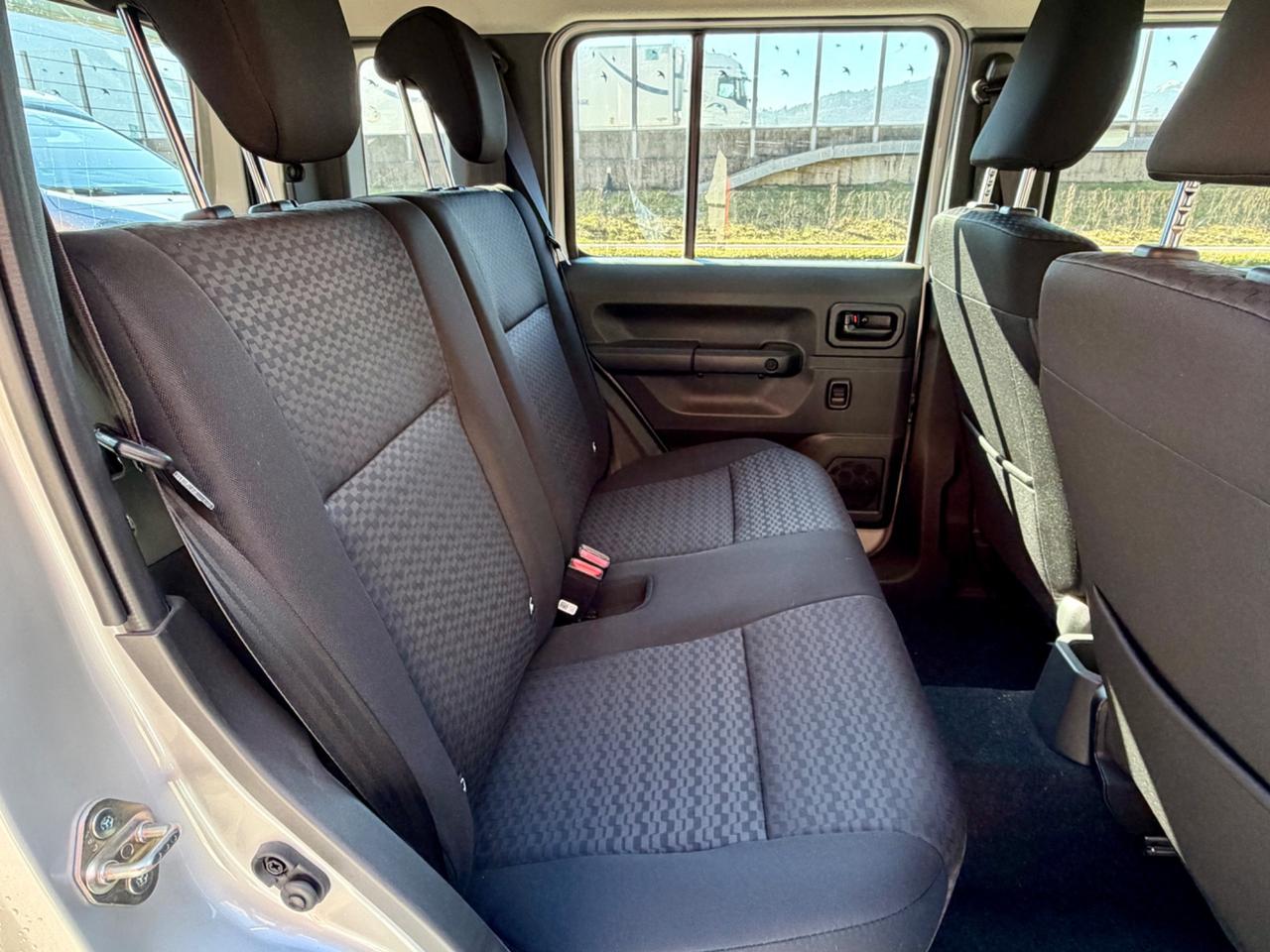 Suzuki Jimny 4x4 - 5 PORTE - 4 POSTI VETTURA !!!