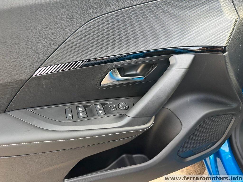 Peugeot 2008 PureTech 100 S&S Allure km0 iva esposta a 229 euro al mese