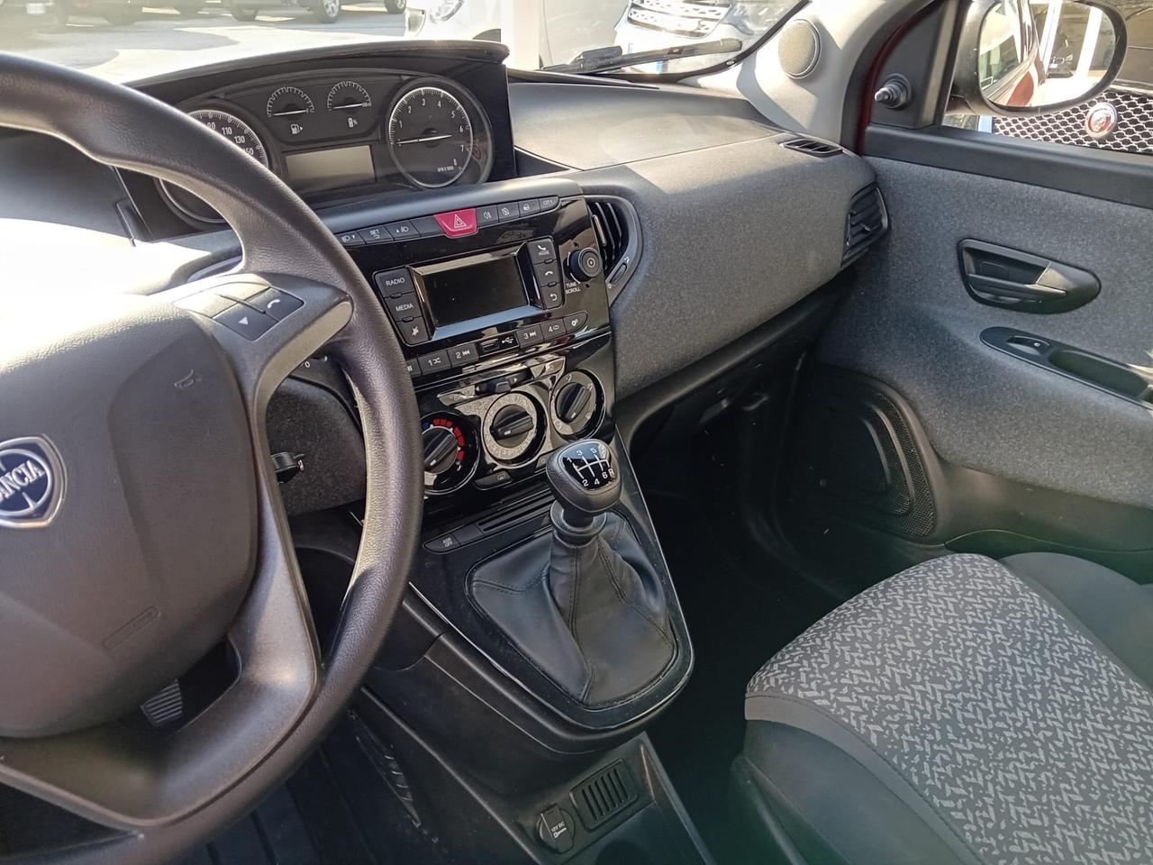 Lancia Ypsilon 1.0 FireFly 5 porte S&S Hybrid Ecochic A. Ferretti