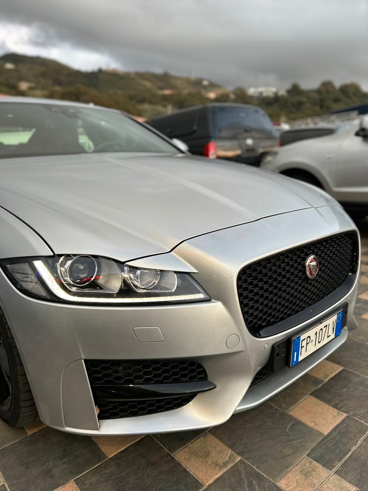 Jaguar XF R-Sport