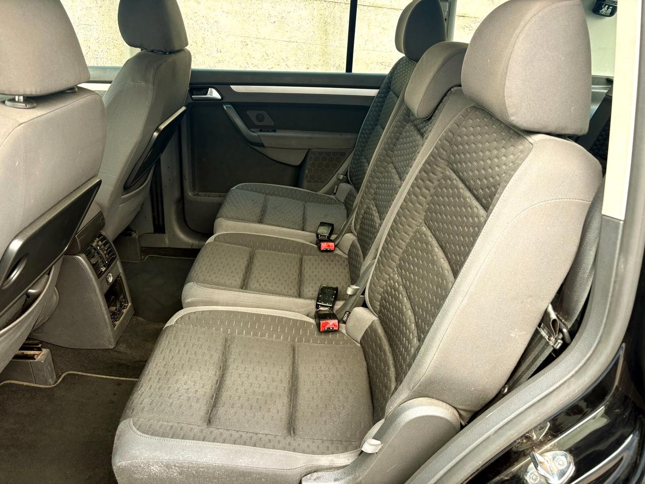 VW TOURAN 1.6 benzina- 7POSTI-U.Propr-2010