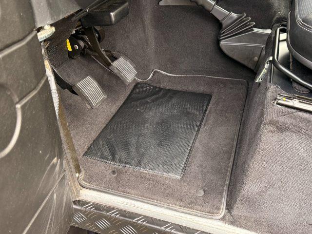 LAND ROVER Defender 90 2.2 SE TD4 Station Wagon UNICO PROPRIETARIO