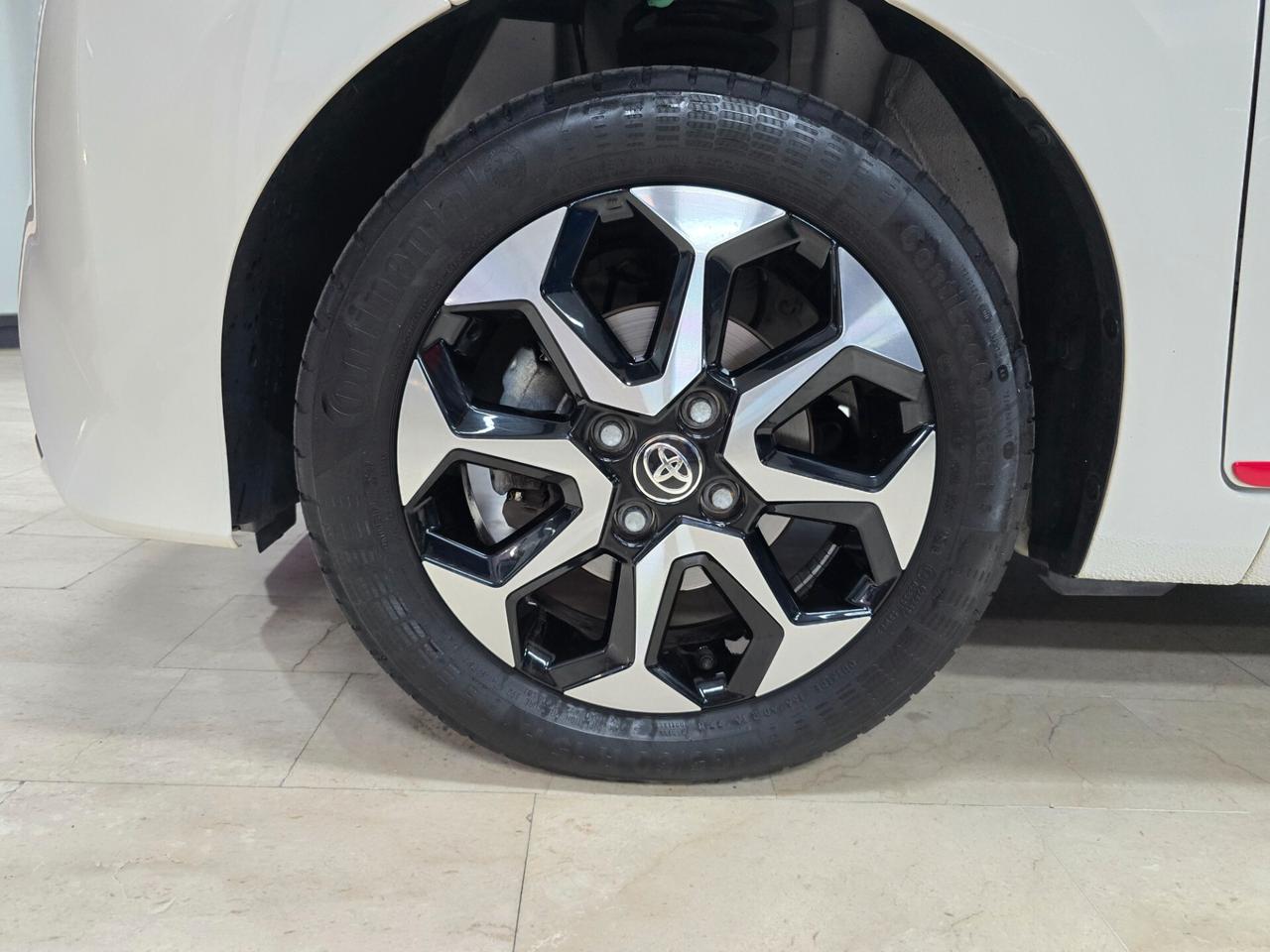 Toyota Aygo 1.0 VVT-i 72 CV 5 porte x-clusiv