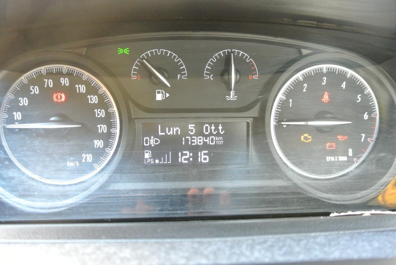 Lancia Ypsilon 1.2 69 CV 5 porte GPL Ecochic Elefantino Blu