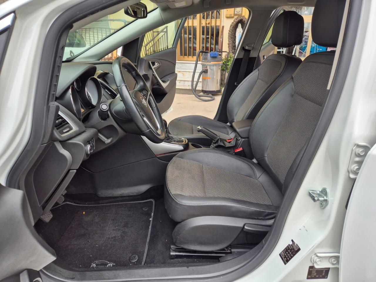 Opel Astra 1.7 CDTI 110CV Sports Tourer Cosmo