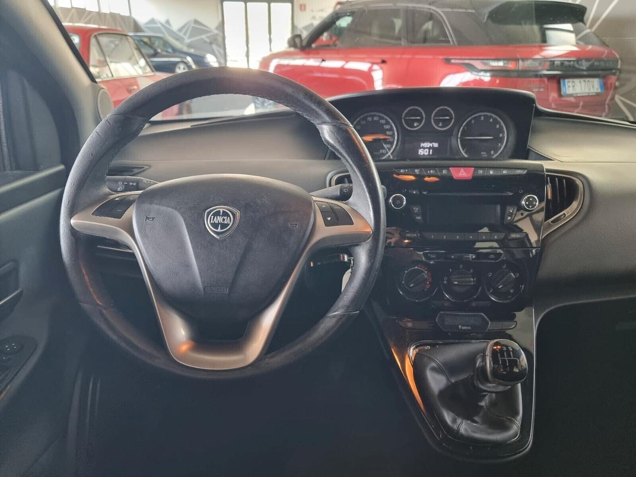 Lancia Ypsilon 0.9 TwinAir 85 CV 5 porte Metano Ecochic NEOPATENTATI