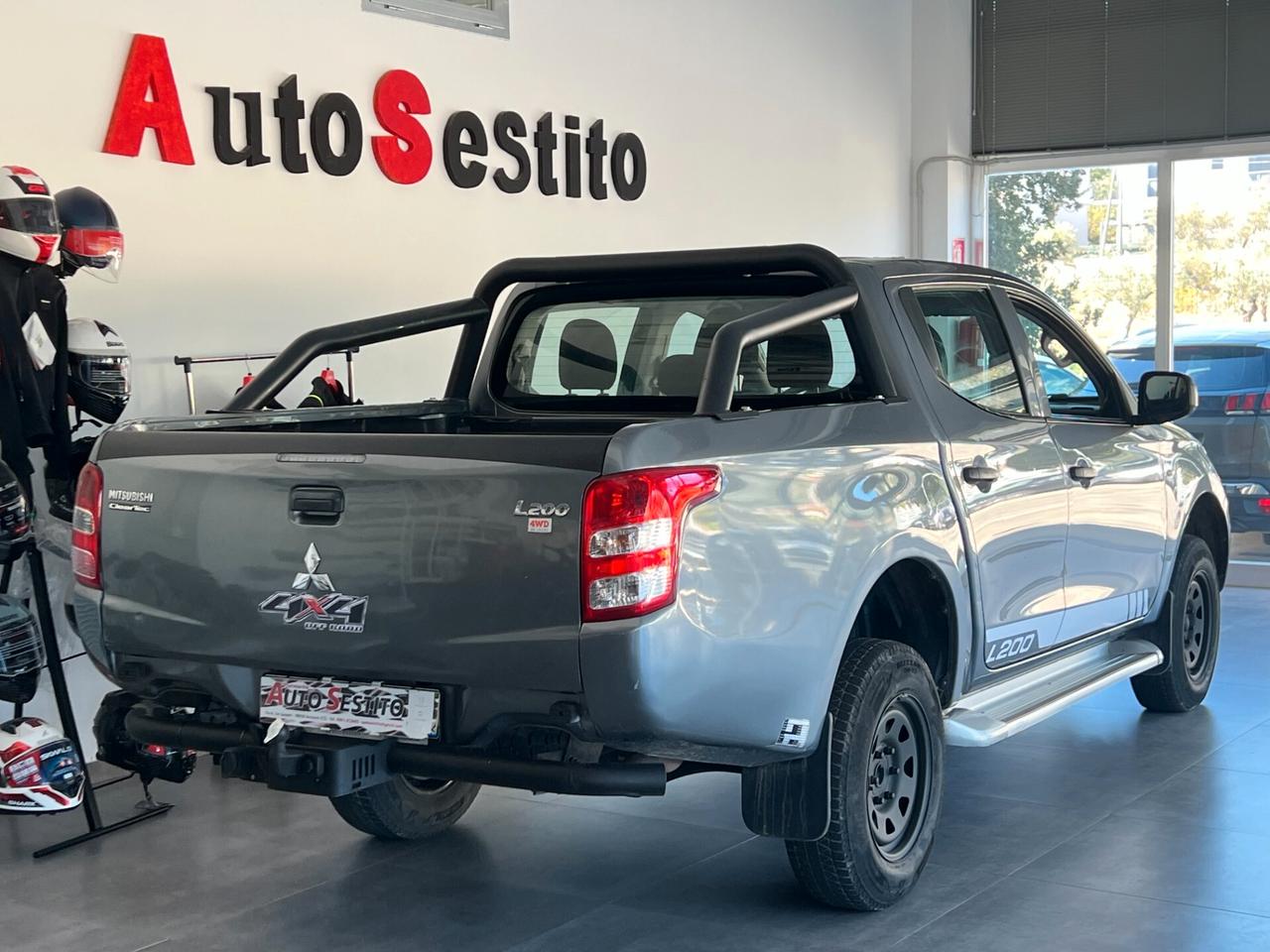 Mitsubishi L200 2.4 DI-D/154CV Club Cab Inform