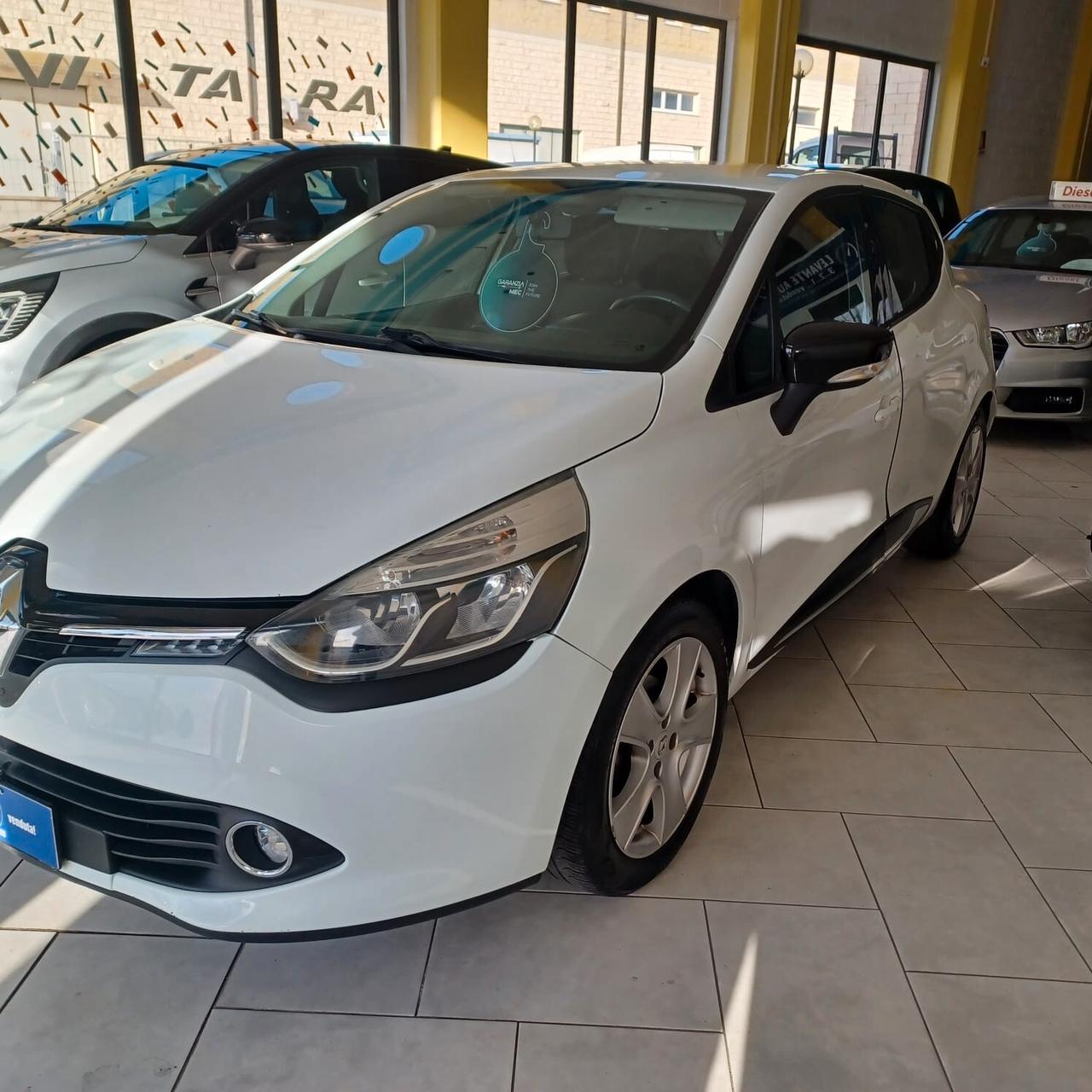 UNICO PROPRIETARIO CLIO 1.5 DCI NEOPATENTATI