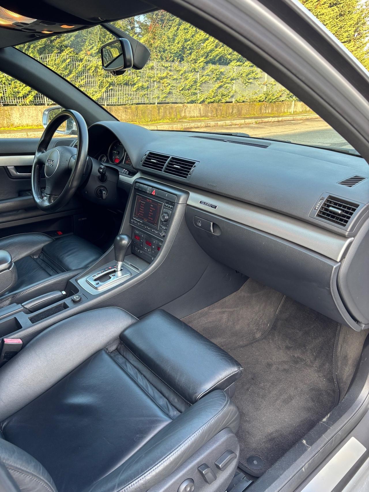 Audi S4 4.2 V8 344CV