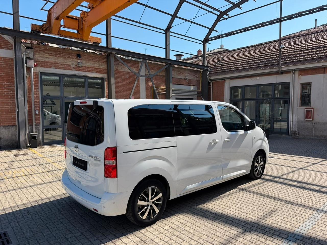 Toyota Proace Verso 2.0D 177 CV L1 Medium A/T D Executive