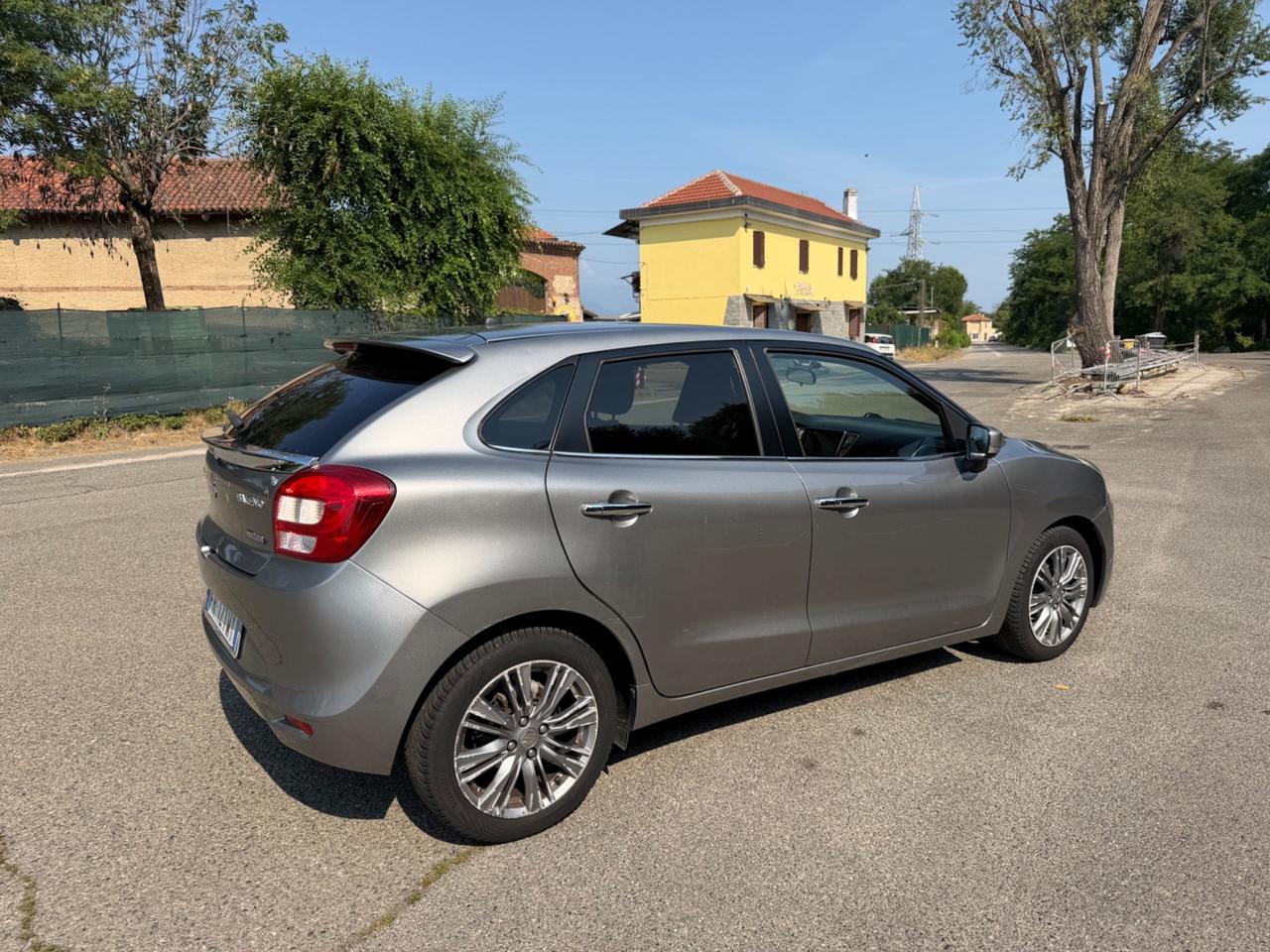 Suzuki Baleno 1.2 Hybrid B-Top