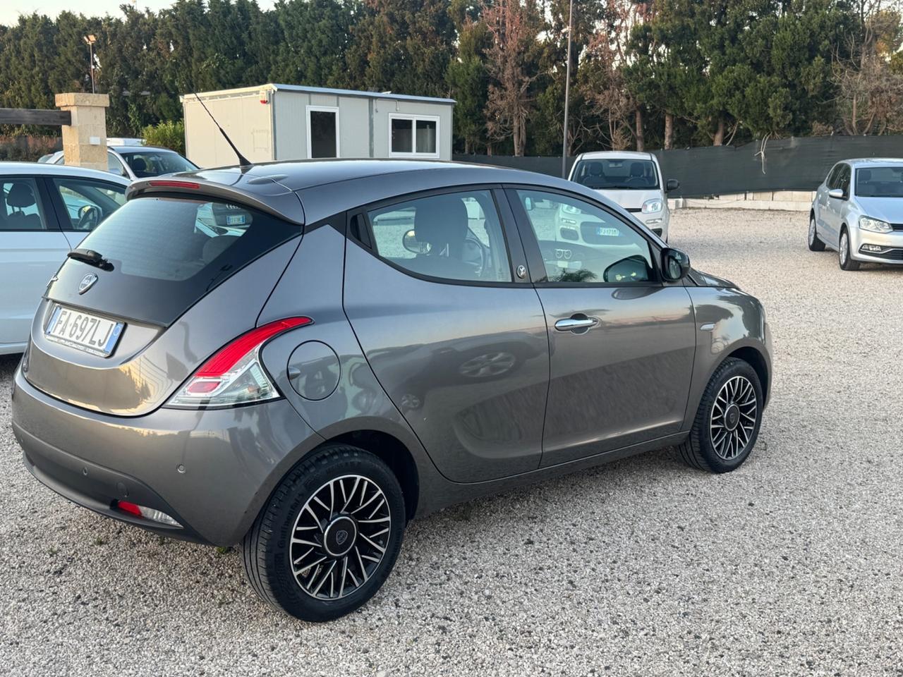 Lancia Ypsilon 1.2 69 CV 5 porte GPL Ecochic 30th Anniversary