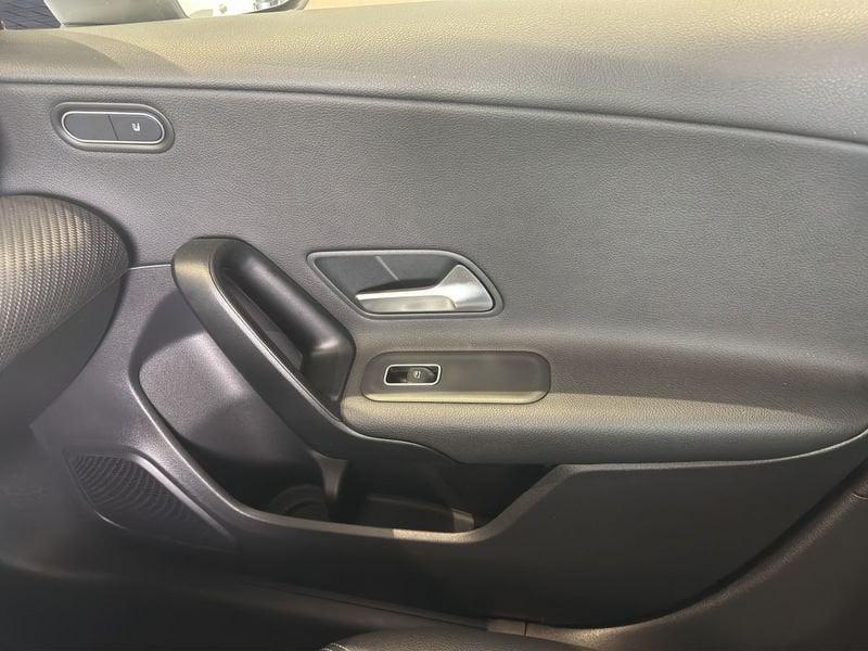 Mercedes-Benz Classe A A 180 d Automatic Advanced