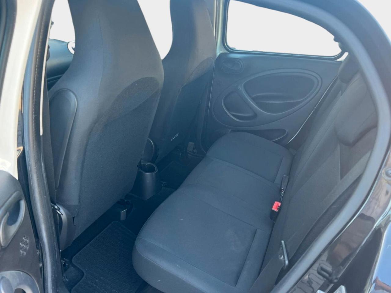Smart ForFour 70 1.0 twinamic Youngster