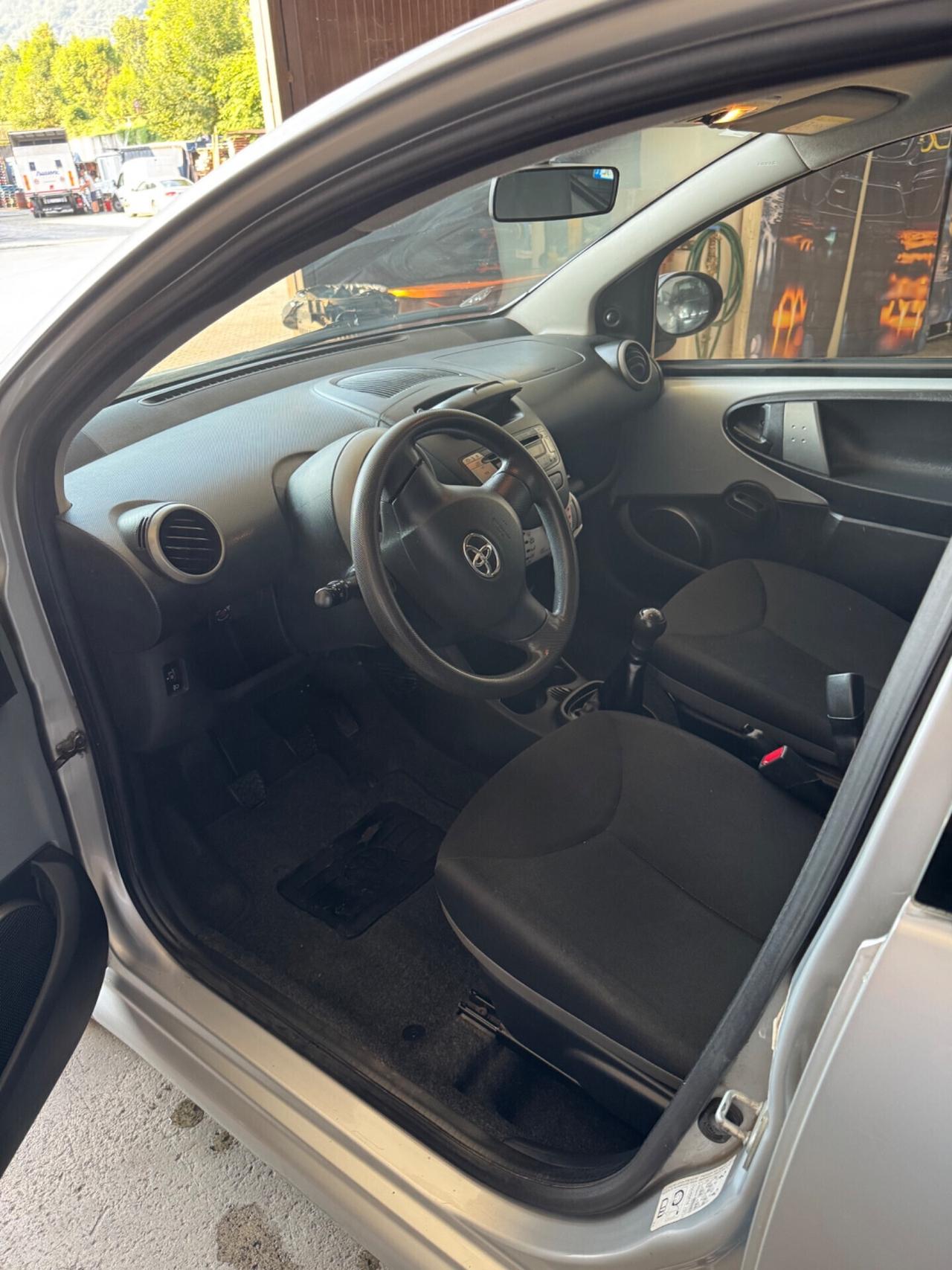Toyota Aygo 1.0 12V VVT-i 5 porte Cool Soda Connect