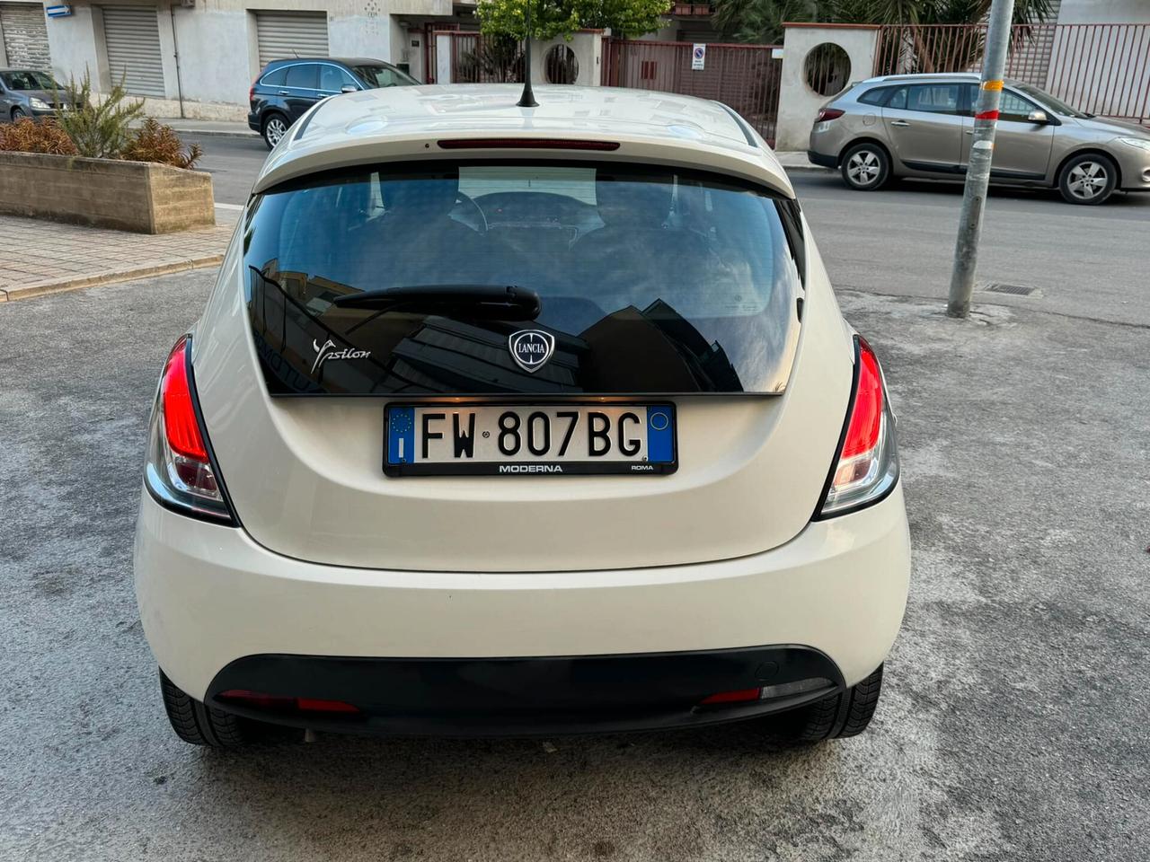 LANCIA YPSILON 1.2 BENZINA 69 CV. ELEFANTINO BLU PERFETTA