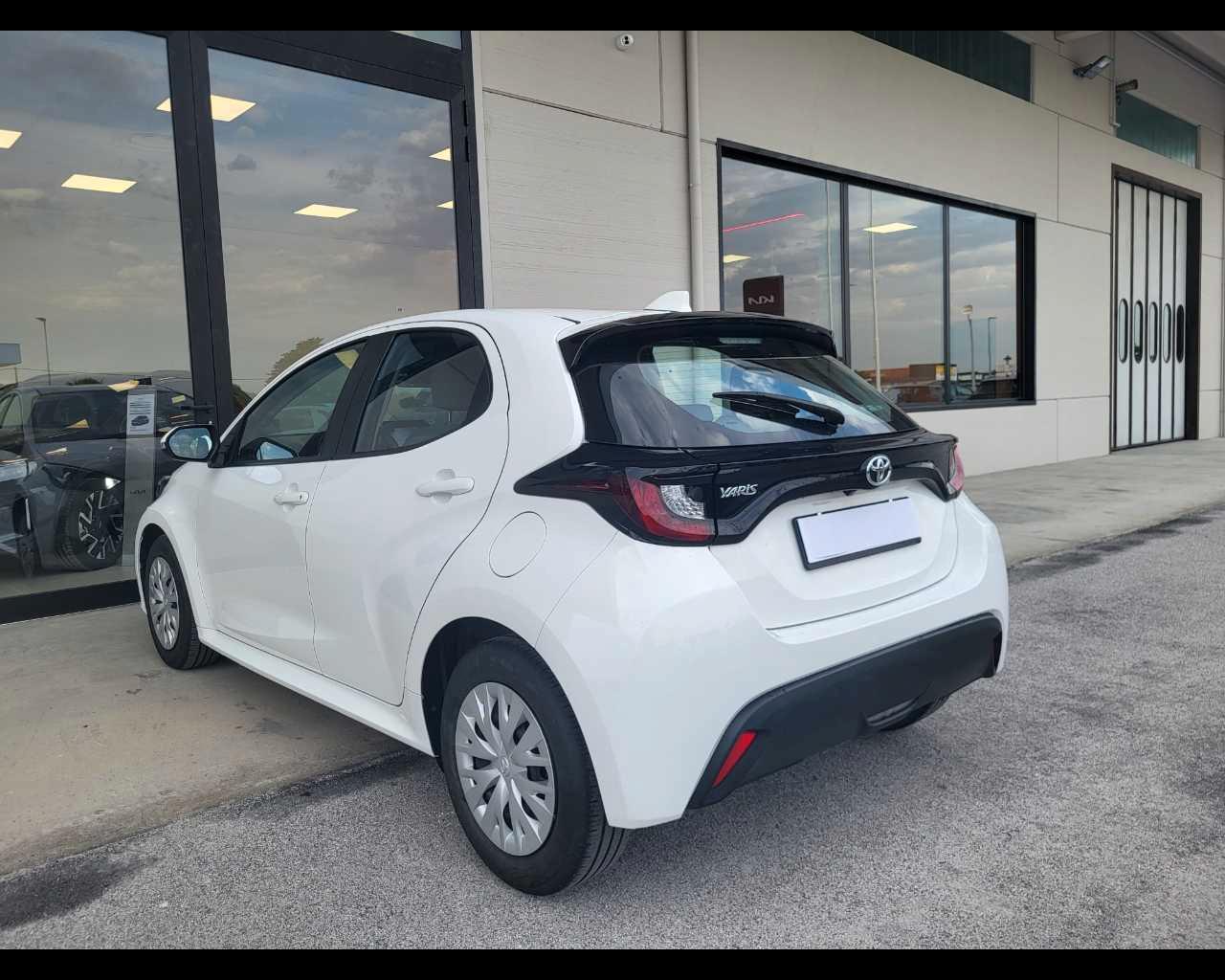TOYOTA Yaris 1.0 Active
