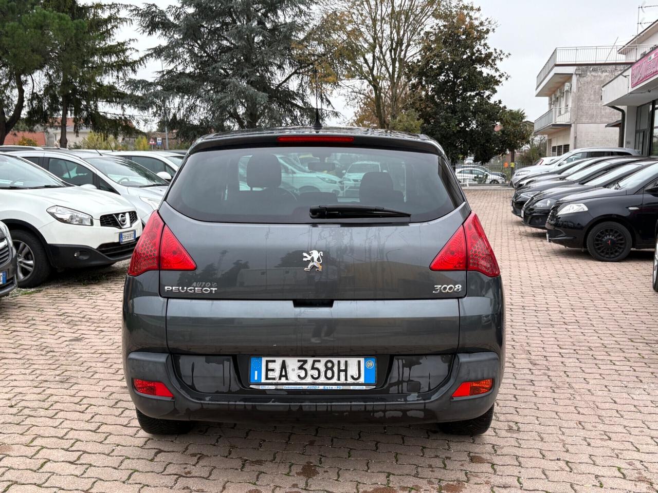 Peugeot 3008 1.6 HDi 110CV cambio robotizzato Business