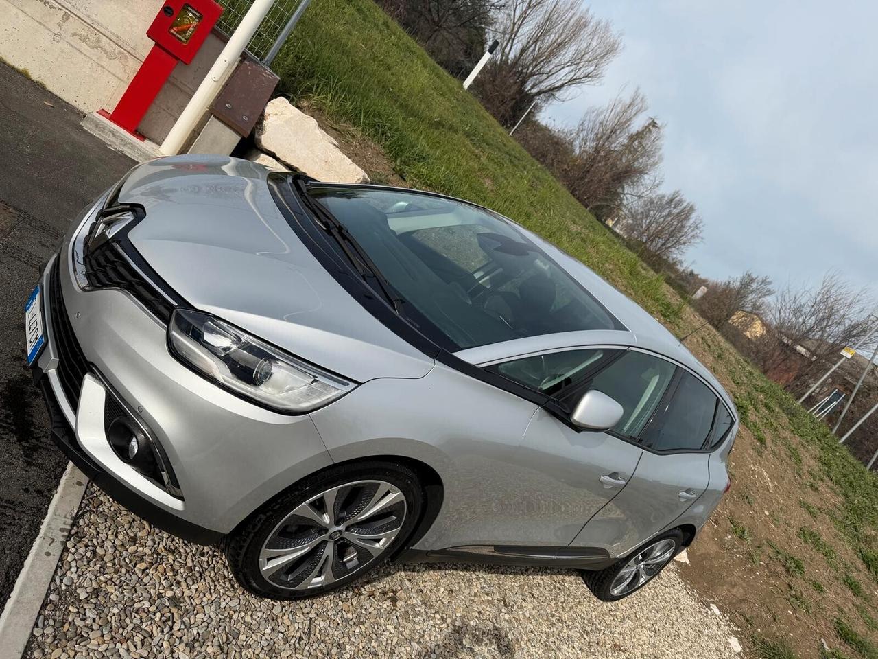 Renault Scenic DCI 8V 110CV EDC Energy Bose