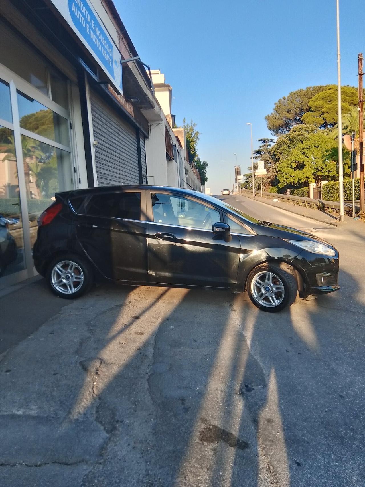 Ford Fiesta 1.4 5 porte Bz.- GPL Titanium