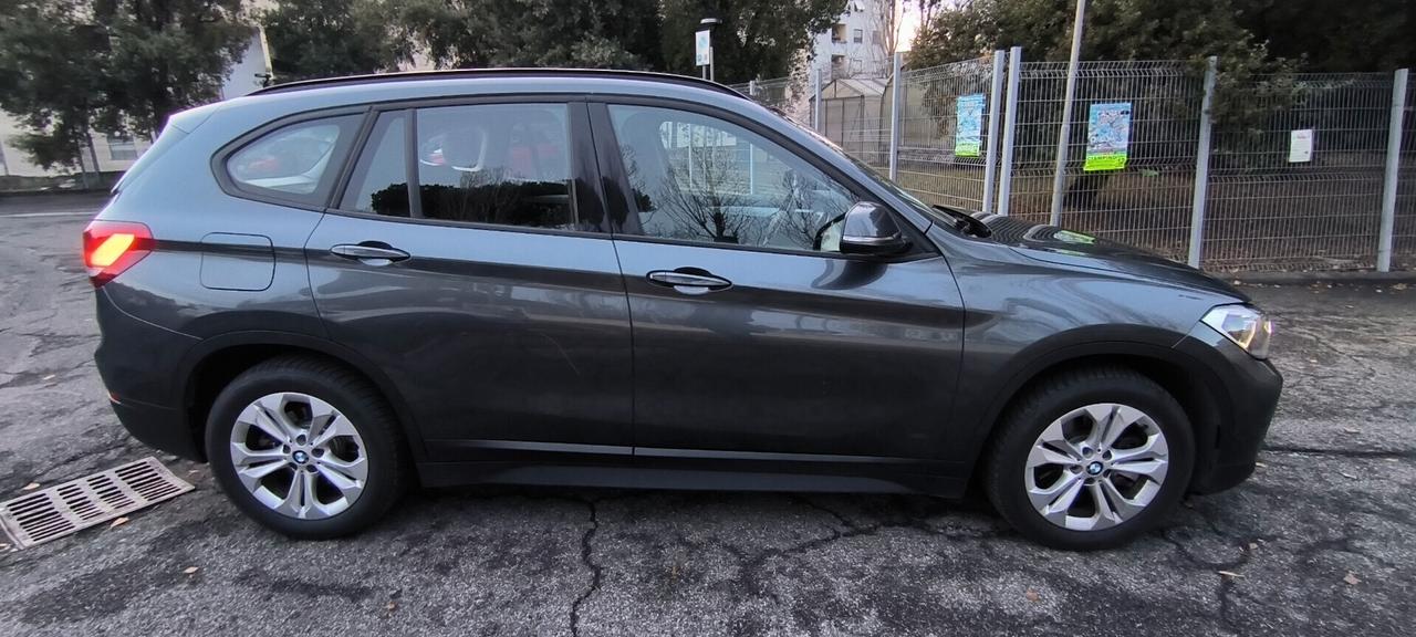 BMW X1 auto incidentata