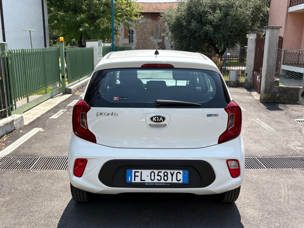 Kia Picanto 1.0 12V EcoGPL 5 porte Cool NEOPATENTATI