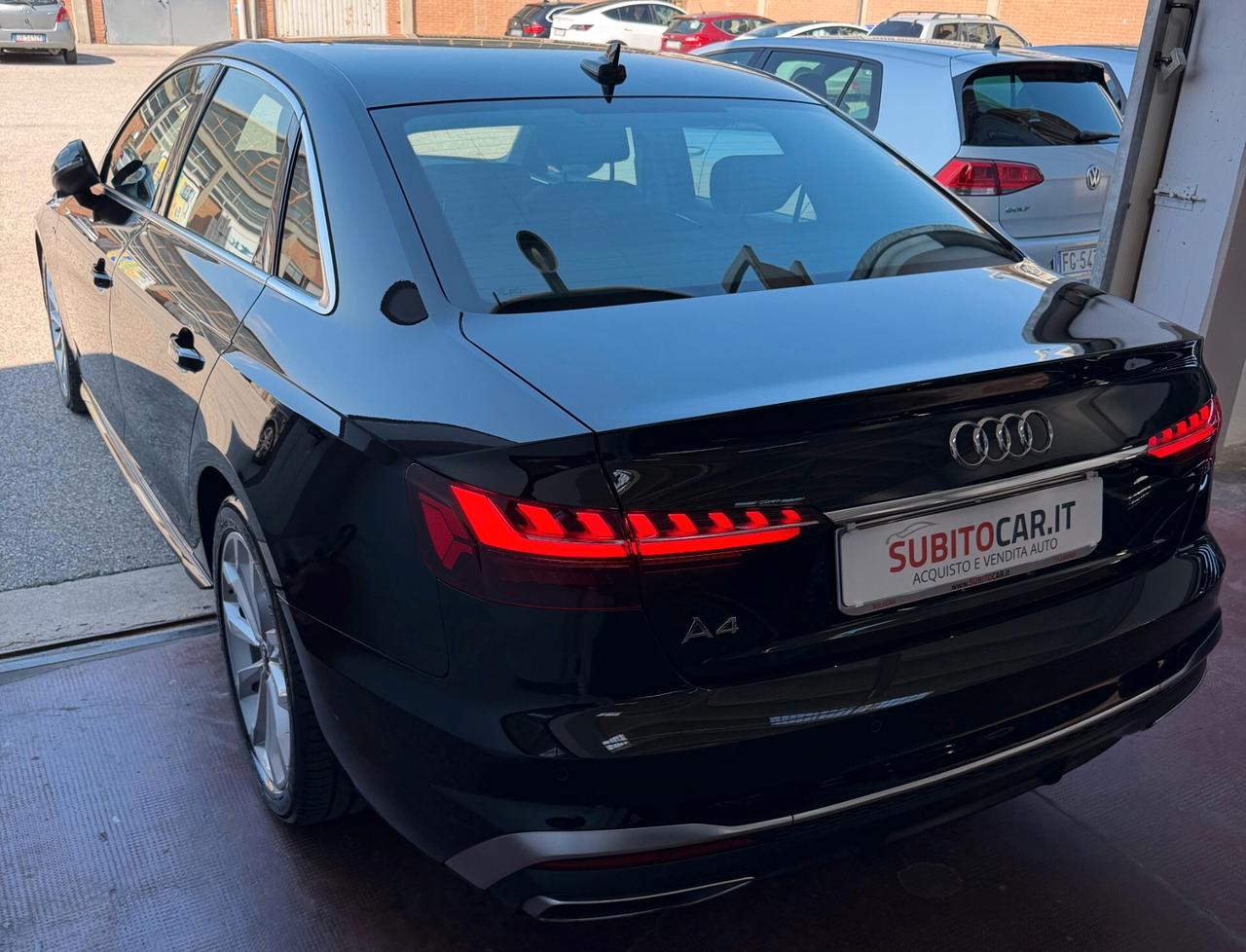 Audi A4 35 TDI/163 CV S tronic line edition fari Matrix