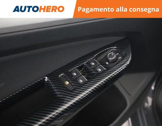 VOLKSWAGEN Golf 1.0 eTSI EVO DSG Life