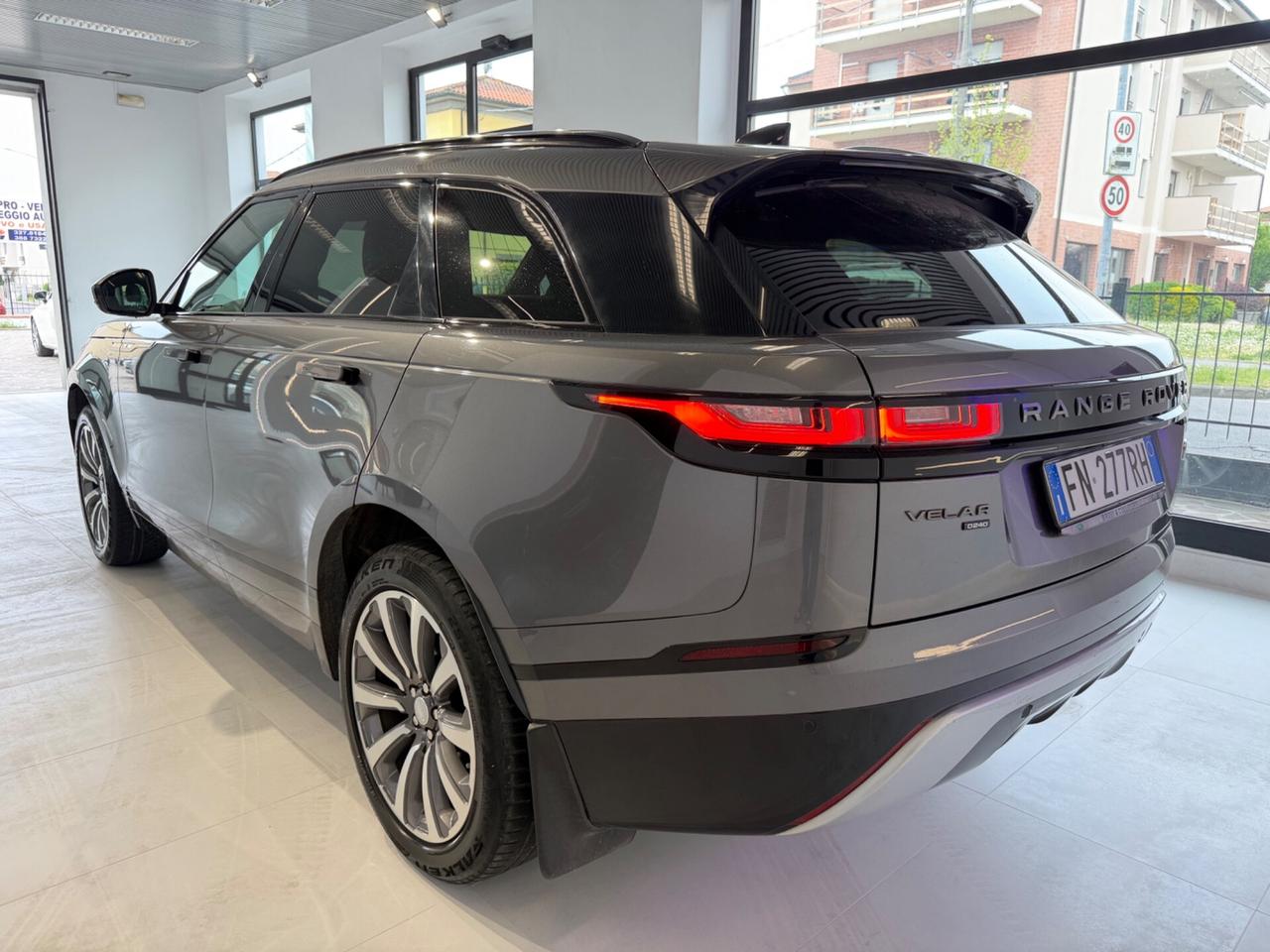Range Rover Velar 2.0D I4 240 CV R-Dynamic HSE