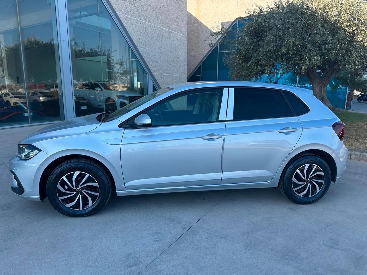 Volkswagen Polo 1.0 Edition Plus - possibilità noleggio no scoring