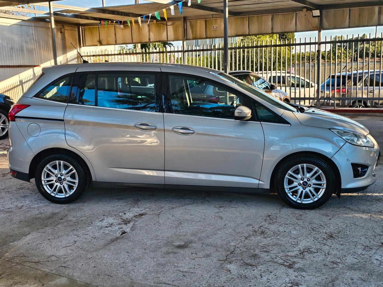 Ford Grand C-Max 2.0 TDCi 115CV Powershift Titanium